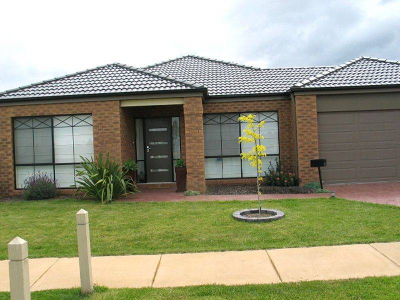 24 Howqua Place, Pakenham VIC 3810