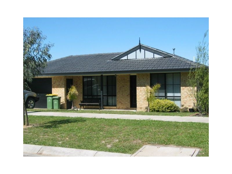 180 Racecourse Road, Pakenham VIC 3810