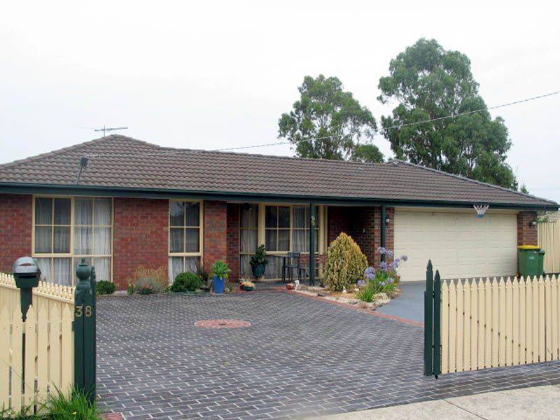 38 Henty Street, Pakenham VIC 3810