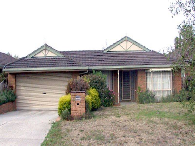 8 Inverness Close, Pakenham VIC 3810