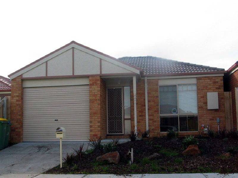 8 Heidi Court, Pakenham VIC 3810