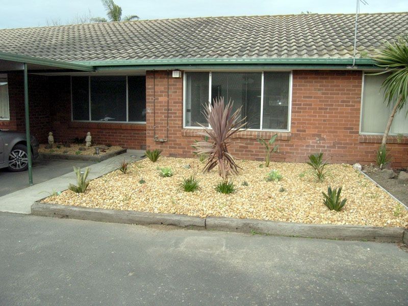 10/2-4 Charles Street, Pakenham VIC 3810