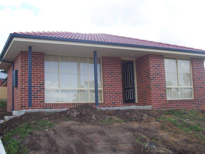 27 Natanya Drive, Pakenham VIC 3810