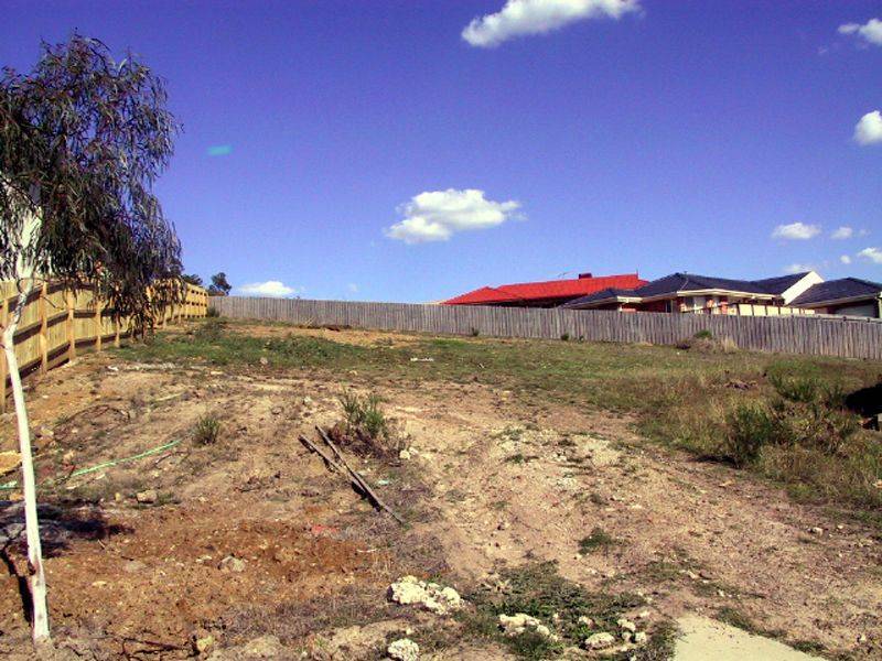 16 Justin Place, Pakenham VIC 3810