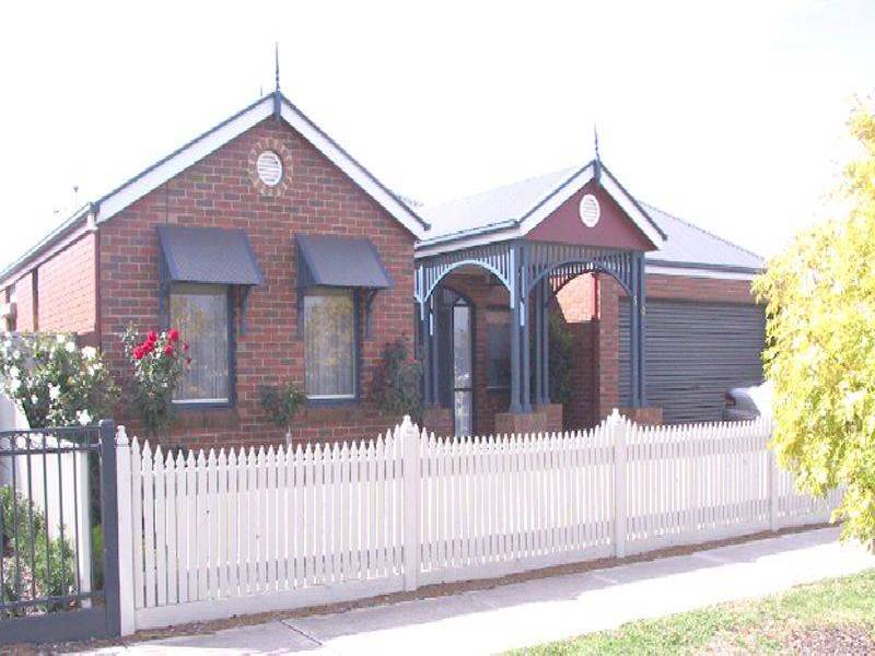 50 Flinders Chase, Pakenham VIC 3810