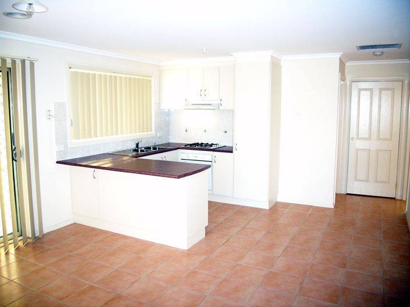 27 Natanya Drive, Pakenham VIC 3810