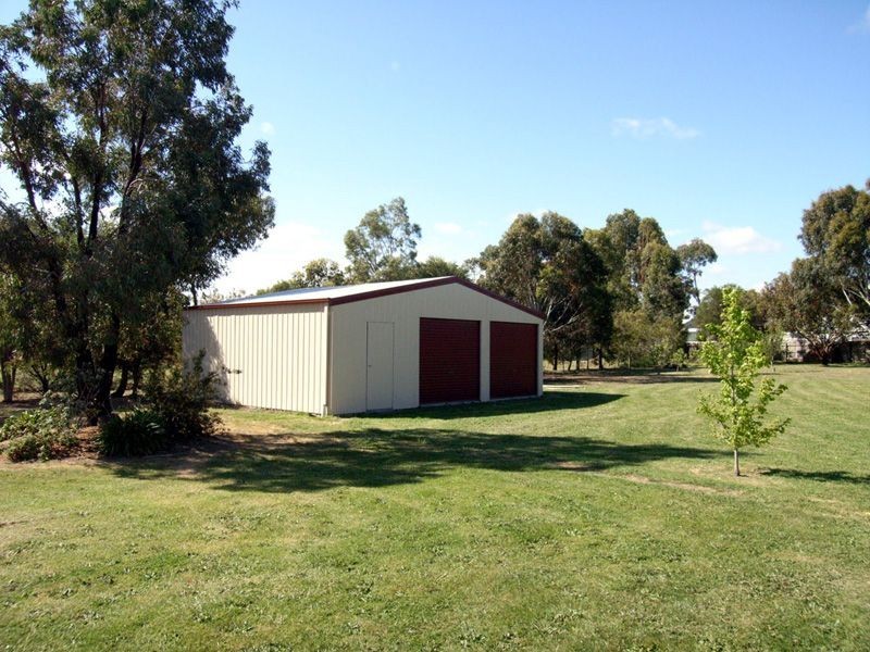 22 Meeking Drive, Pakenham VIC 3810