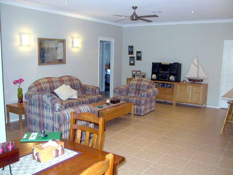 1 Murray Avenue, Pakenham VIC 3810