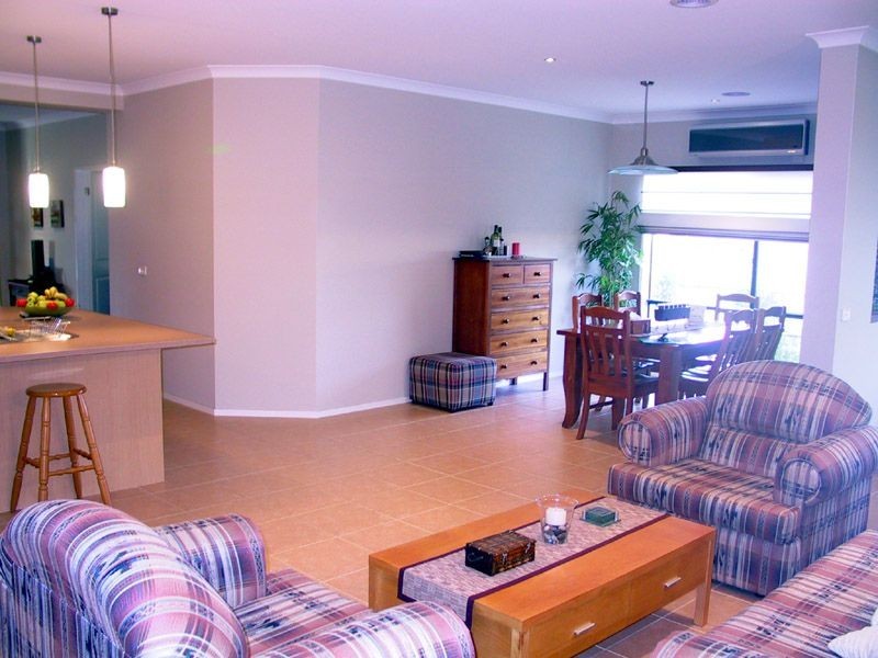 1 Murray Avenue, Pakenham VIC 3810