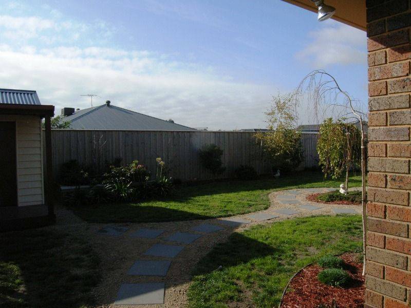 18 Banjo Patterson Drive, Pakenham VIC 3810