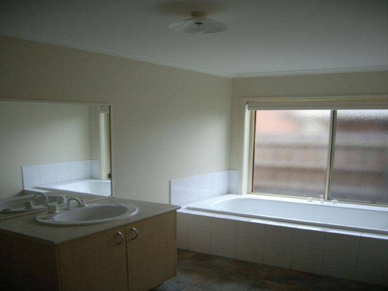 7 Park Boulevard, Pakenham VIC 3810