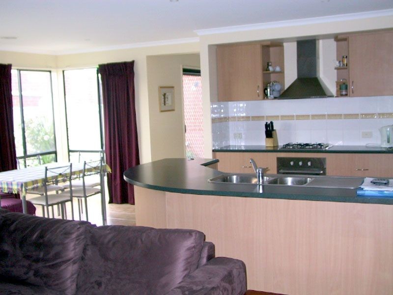 12 Latrobe Avenue, Pakenham VIC 3810