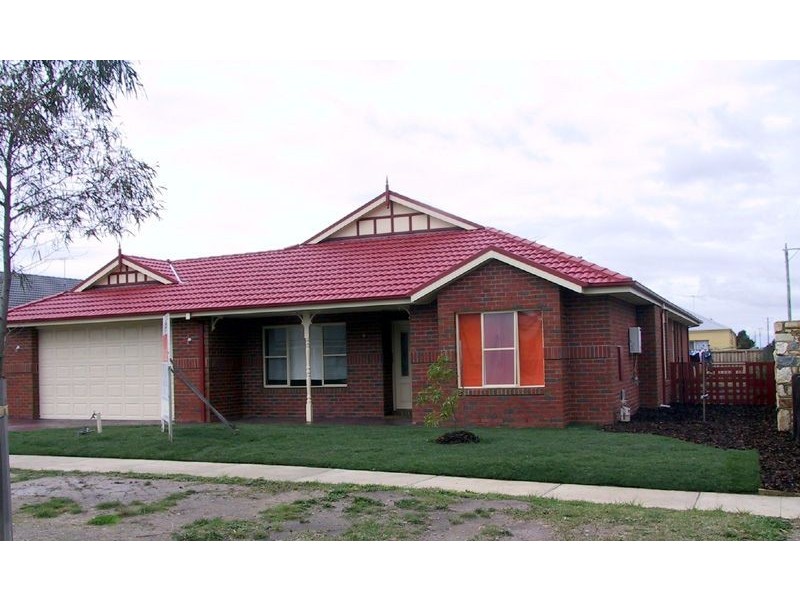 11 Riddell Grove, Pakenham VIC 3810