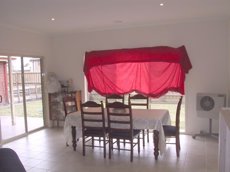 11 Riddell Grove, Pakenham VIC 3810