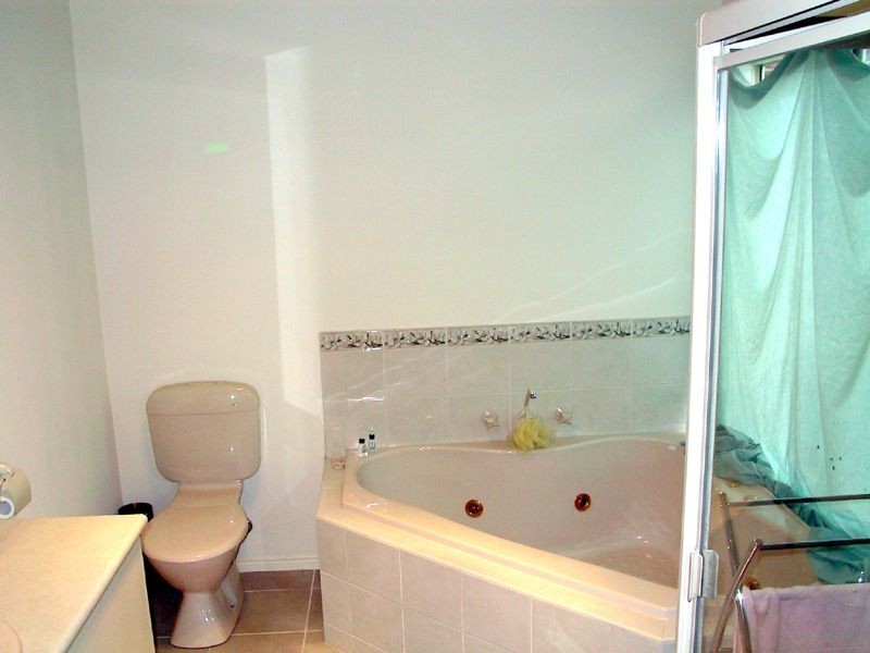 11 Riddell Grove, Pakenham VIC 3810