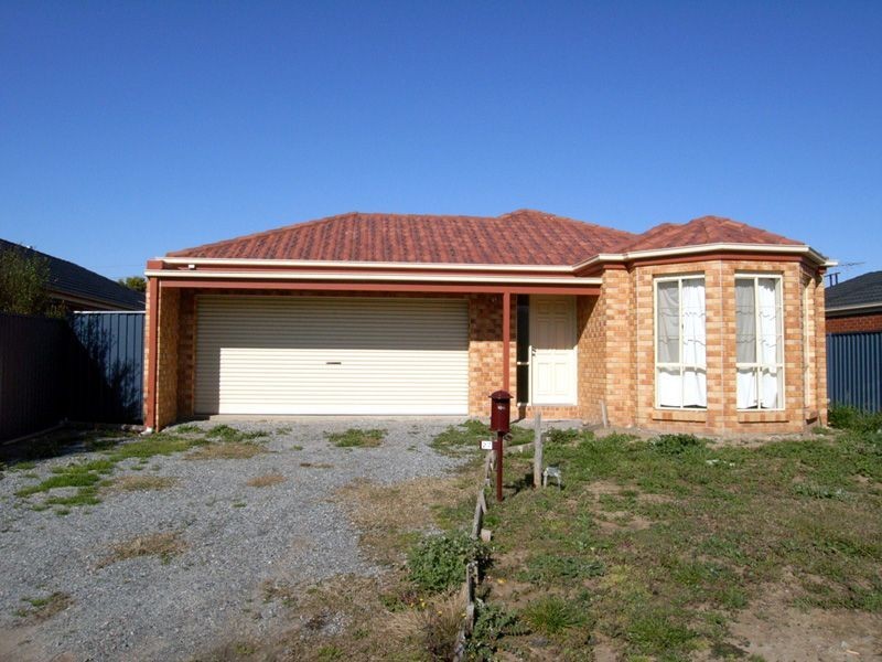 27 Stringybark Circuit, Pakenham VIC 3810