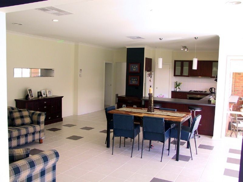 64 Livingstone Boulevard, Pakenham VIC 3810