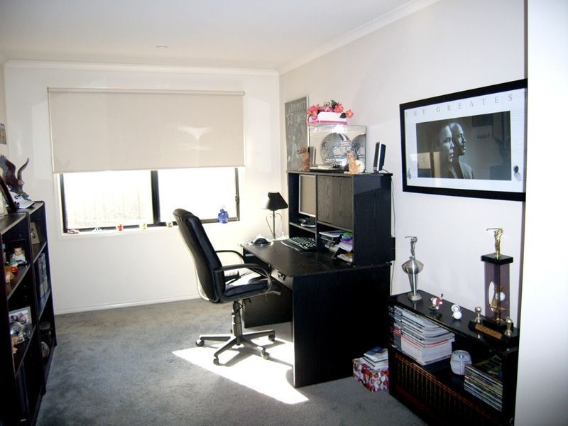 77 The Parkway, Pakenham VIC 3810