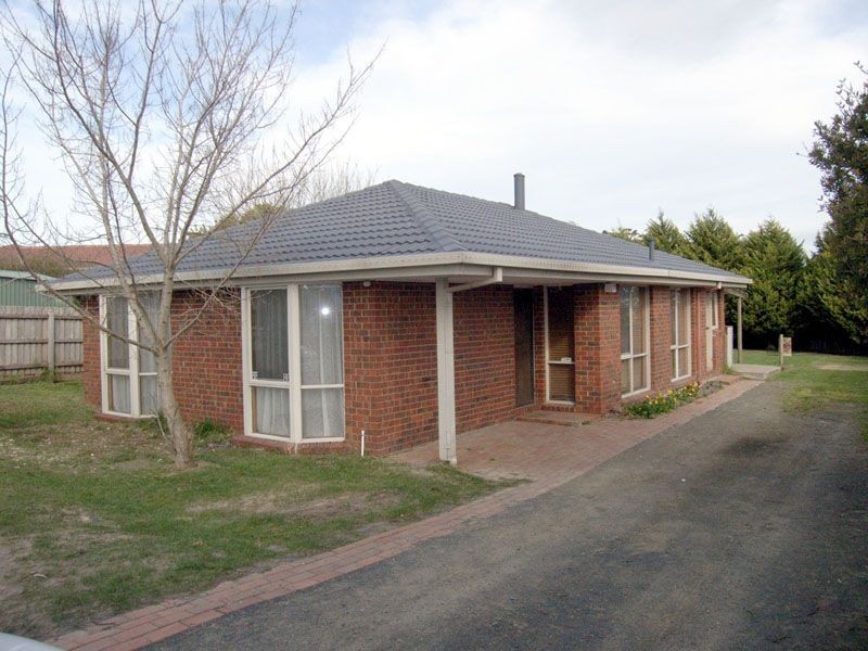 1 Smethurst Avenue, Pakenham VIC 3810