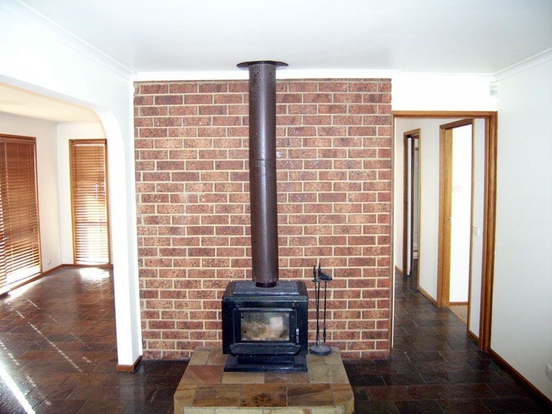 1 Smethurst Avenue, Pakenham VIC 3810