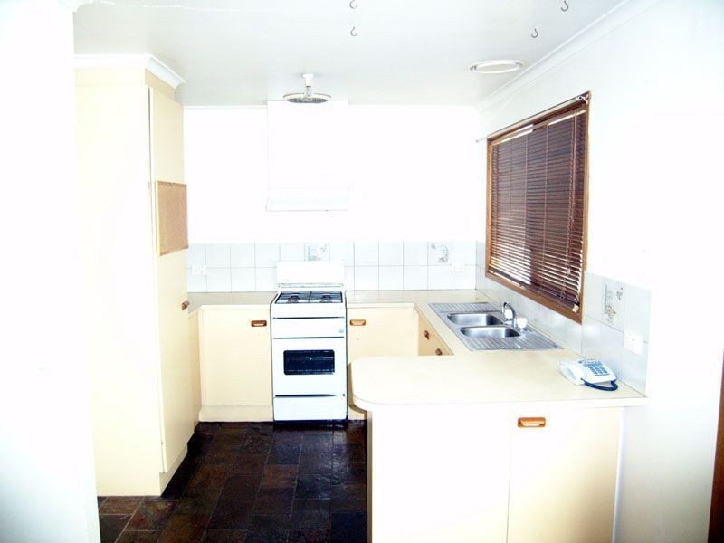 1 Smethurst Avenue, Pakenham VIC 3810