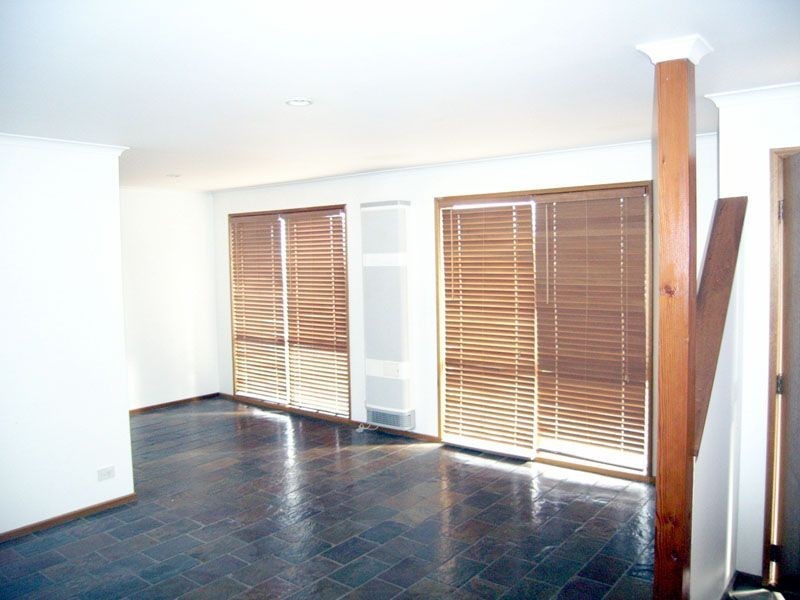 1 Smethurst Avenue, Pakenham VIC 3810