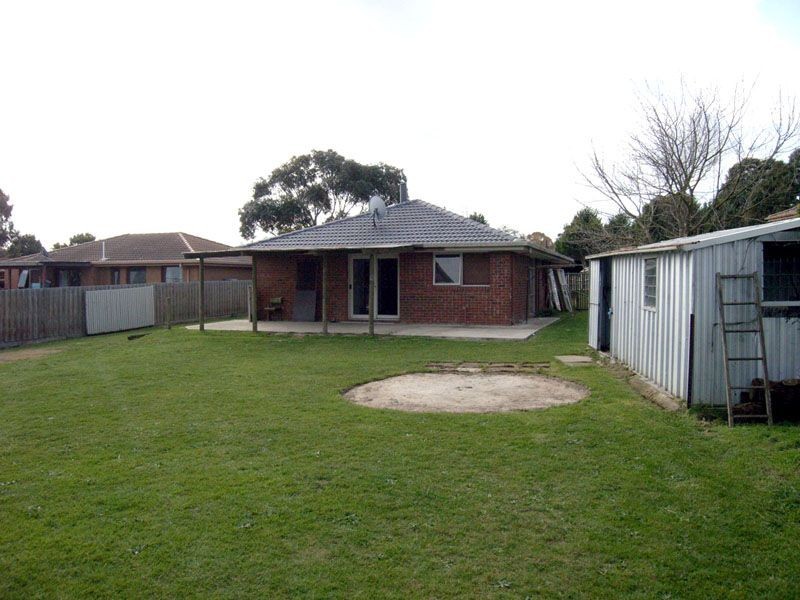 1 Smethurst Avenue, Pakenham VIC 3810