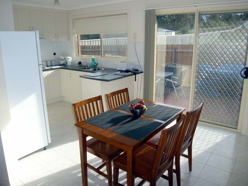 5 Riviera Drive, Pakenham VIC 3810
