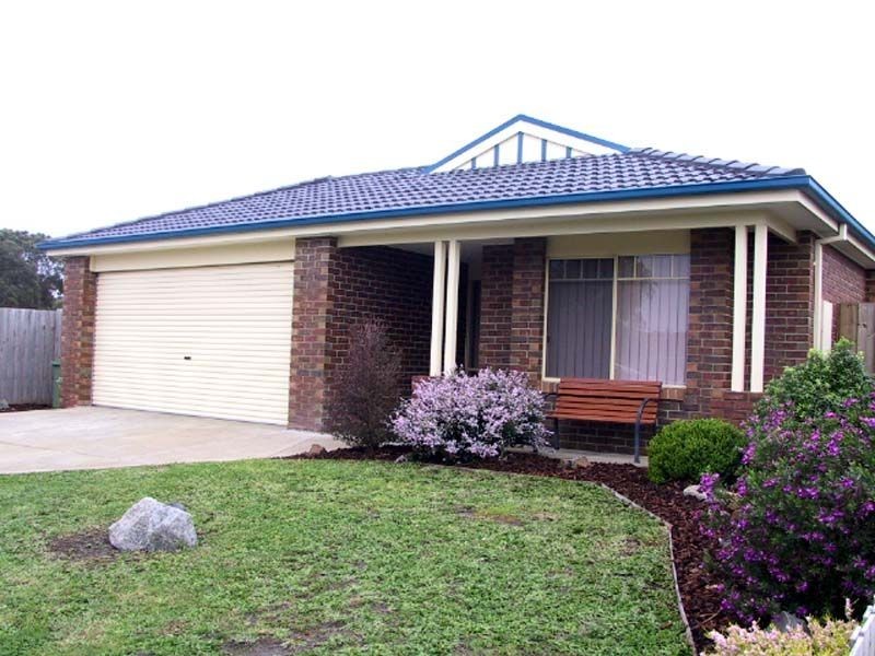 48 Pommel Street South, Pakenham VIC 3810