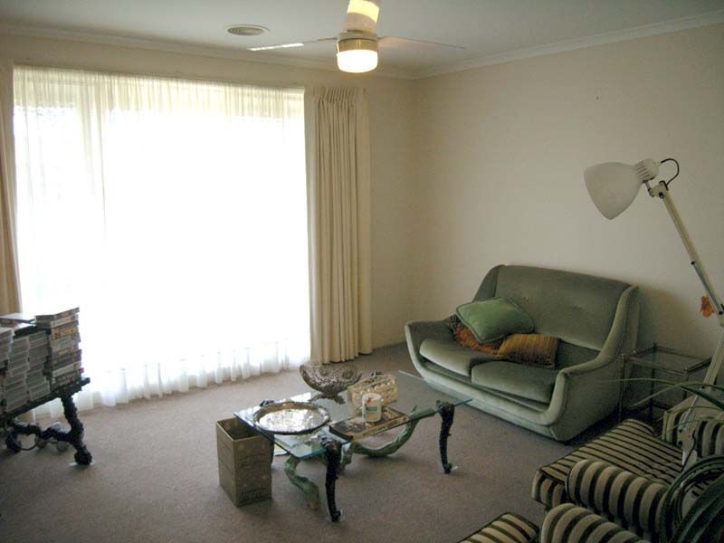 35 Grevillea Place, Pakenham VIC 3810