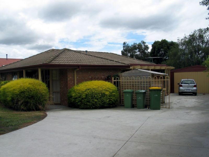 35 Duncan Drive, Pakenham VIC 3810