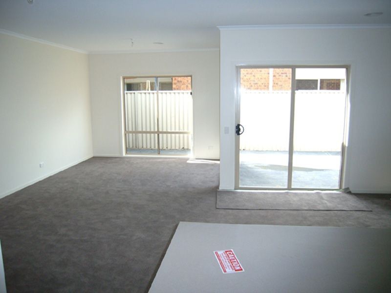 19 Honeysuckle, Pakenham VIC 3810