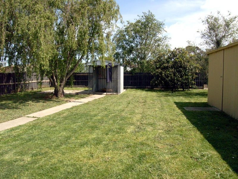 18 Bluegrass Crescent, Pakenham VIC 3810