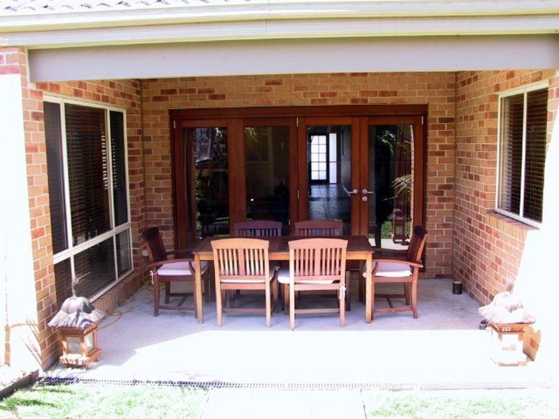 18 Honeyeater Way, Pakenham VIC 3810