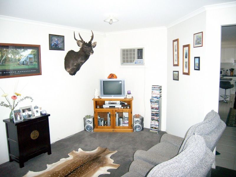 21 Riviera Drive, Pakenham VIC 3810