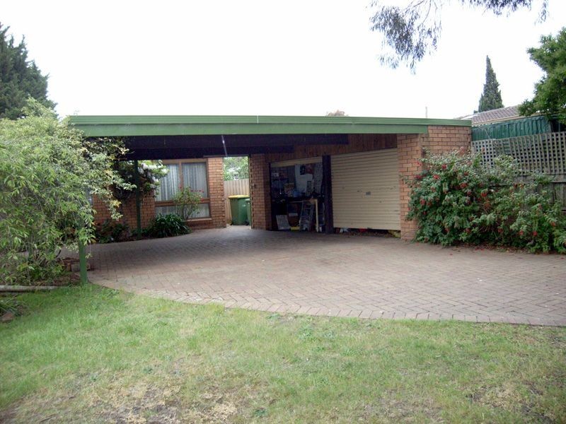 1 Rosalie Court, Pakenham VIC 3810