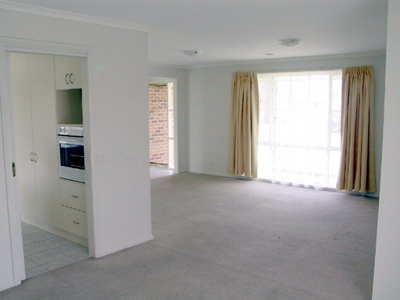 4 Stanton Court, Pakenham VIC 3810