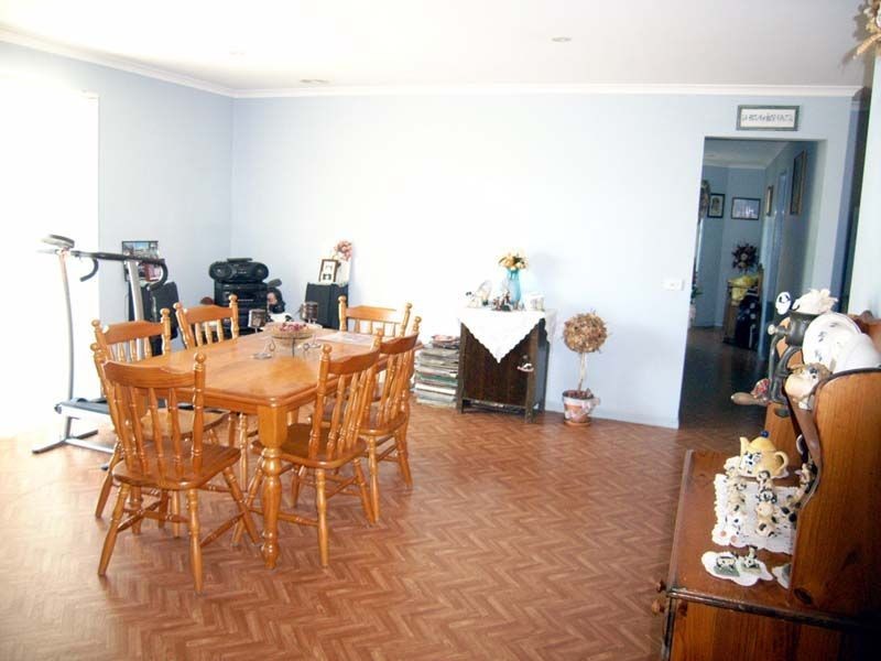 6 Kate Court, Pakenham VIC 3810