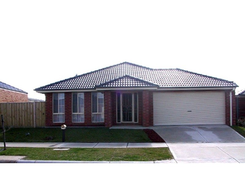 65 Sandalwood Drive, Pakenham VIC 3810