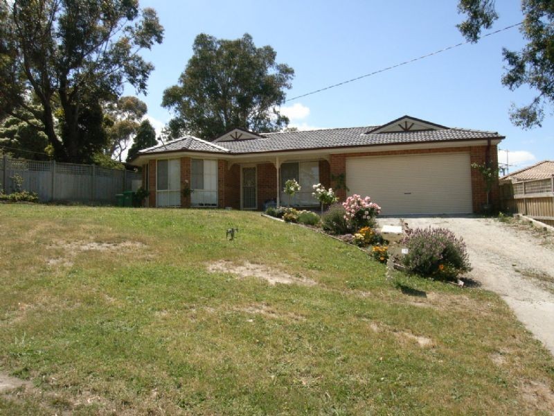 24 Campbell Street, Garfield VIC 3814