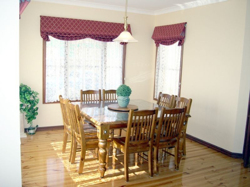 1 Henry Lawson Drive, Pakenham VIC 3810