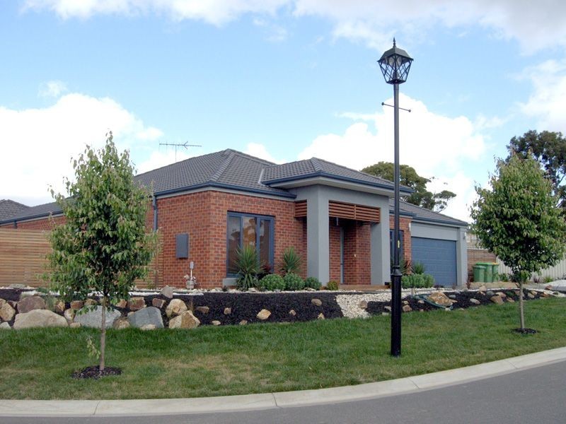 7 Yarra Close, Pakenham VIC 3810