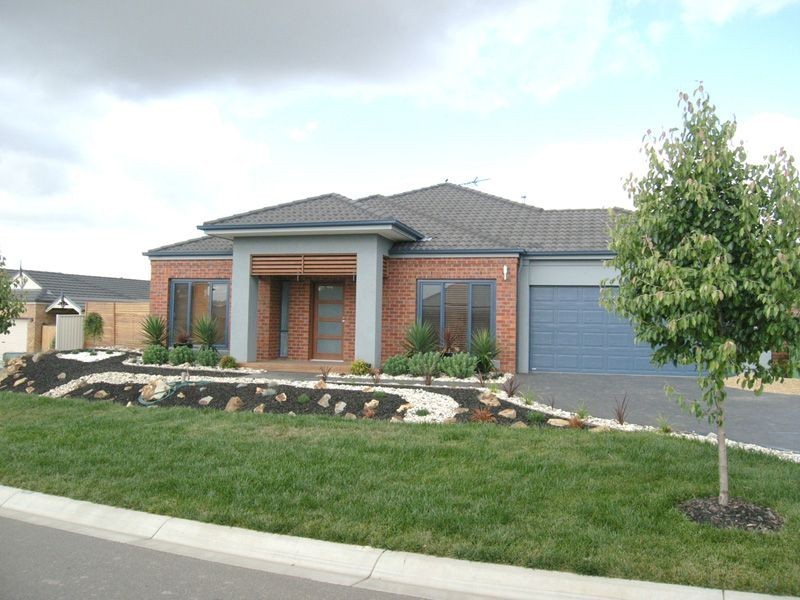 7 Yarra Close, Pakenham VIC 3810