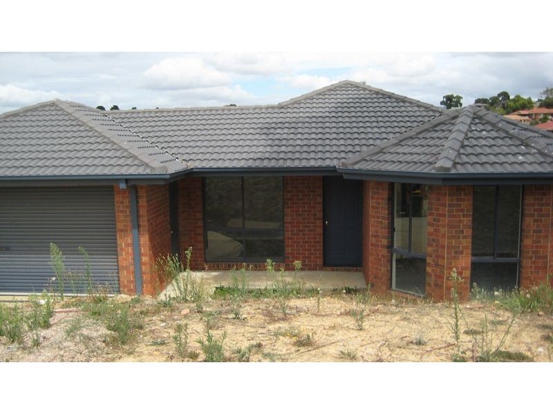 33 Meaby Drive, Pakenham VIC 3810