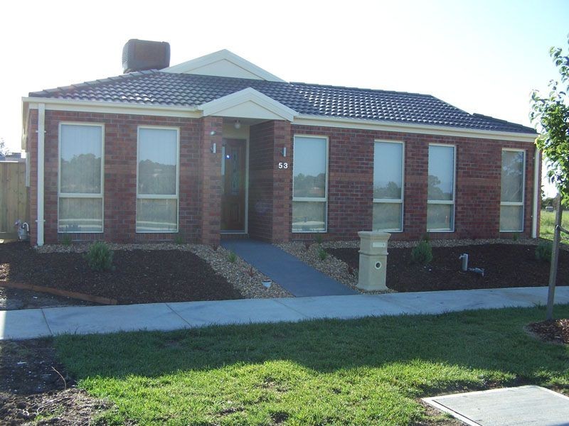 53 Falling Water, Pakenham VIC 3810