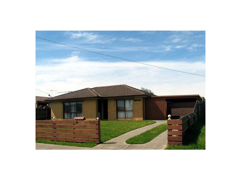 68 Barrington Drive, Pakenham VIC 3810