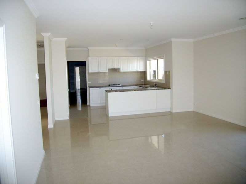 14 Natanya Drive, Pakenham VIC 3810