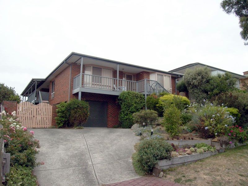 4 Ayr Court, Pakenham VIC 3810
