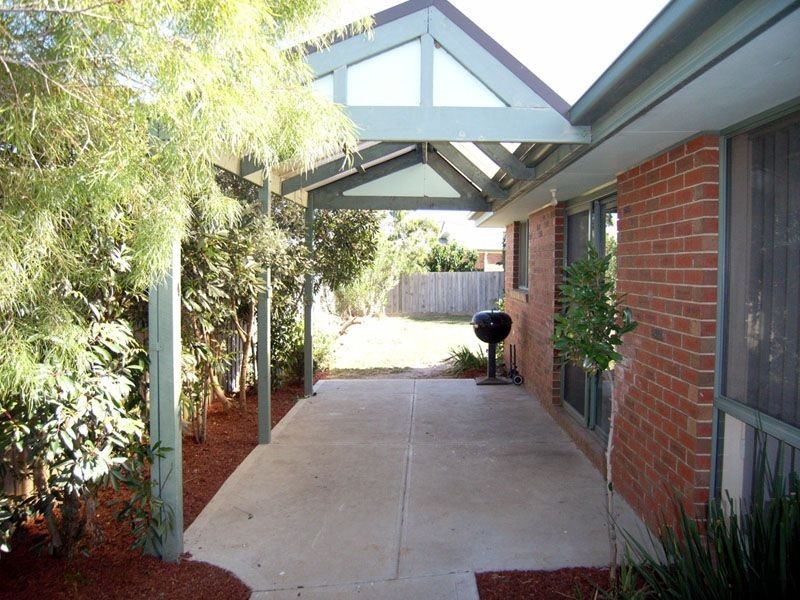 12 Conrad Court, Pakenham VIC 3810