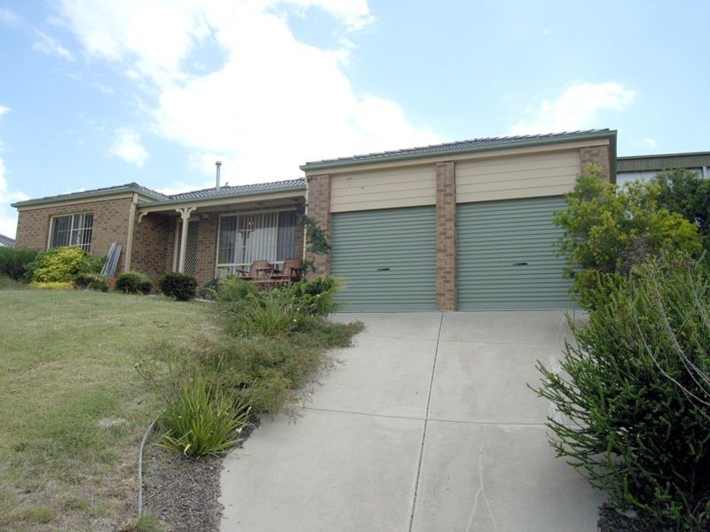 17 Kathryn Close, Pakenham VIC 3810